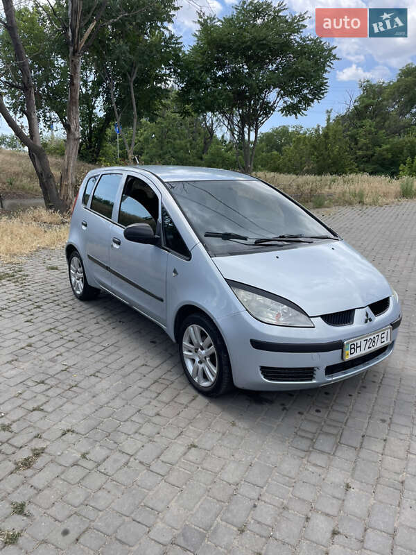 Mitsubishi Colt (2004)