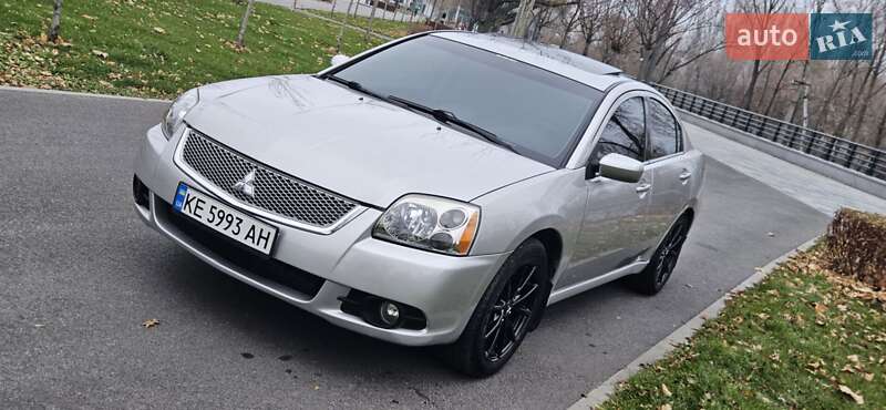 Mitsubishi Galant (2011)