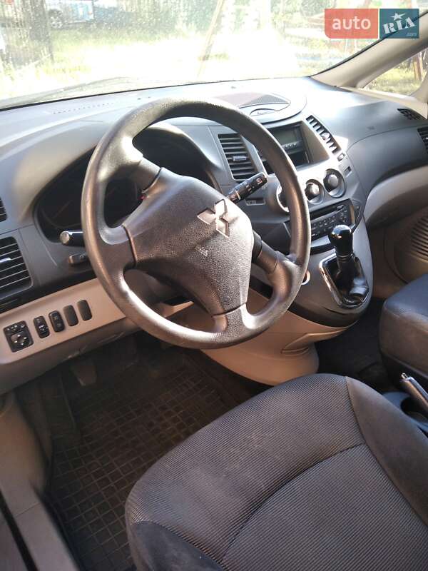 Mitsubishi Grandis (2007)