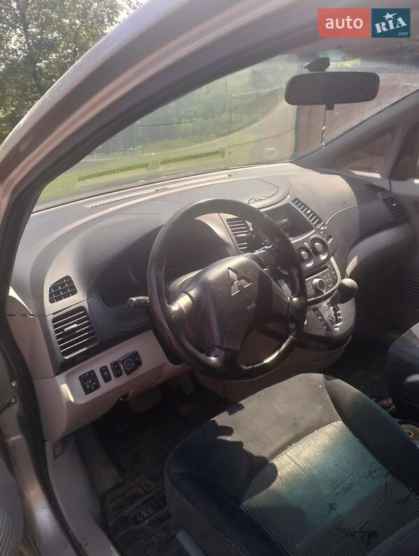 Mitsubishi Grandis (2007)