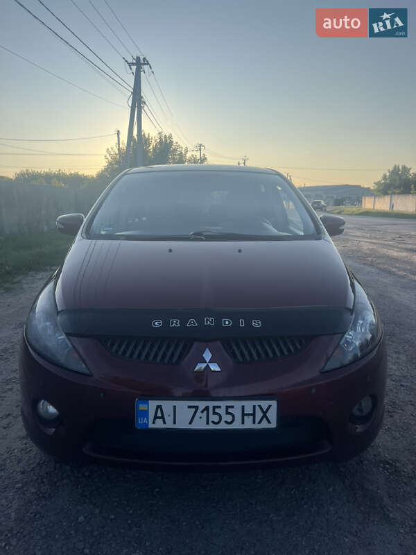 Mitsubishi Grandis (2005)
