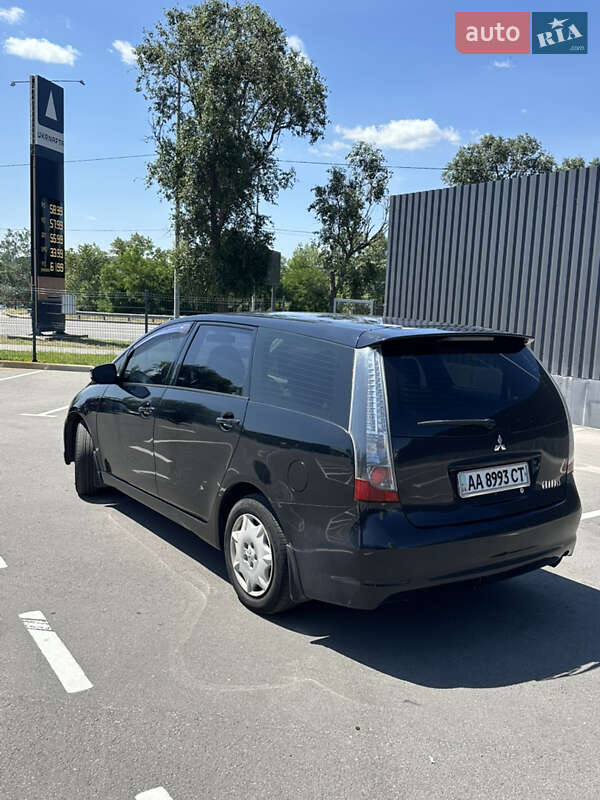 Mitsubishi Grandis (2007)