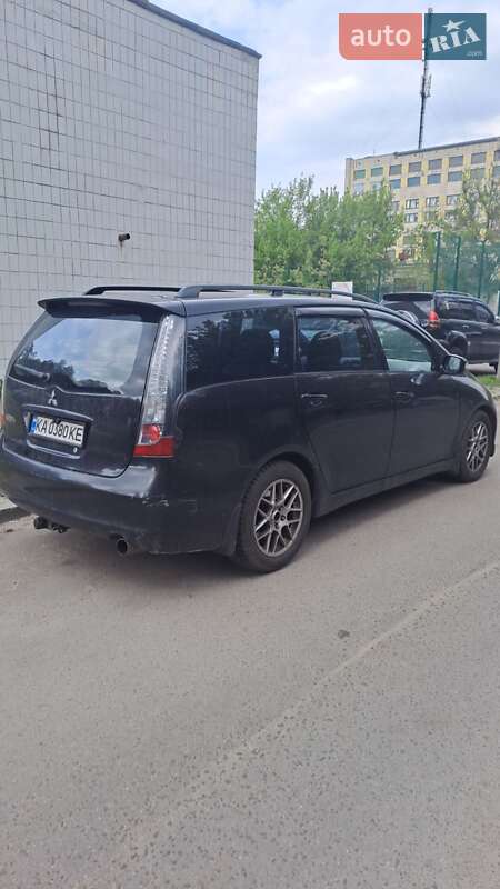 Mitsubishi Grandis (2004)