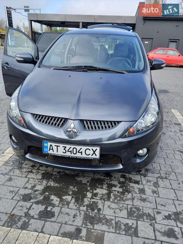 Mitsubishi Grandis (2005)