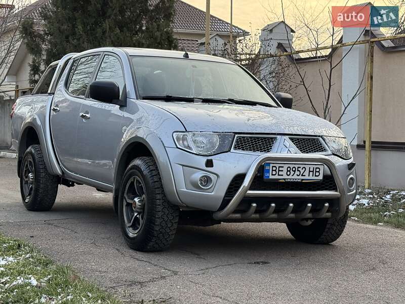 Mitsubishi L 200 (2011)