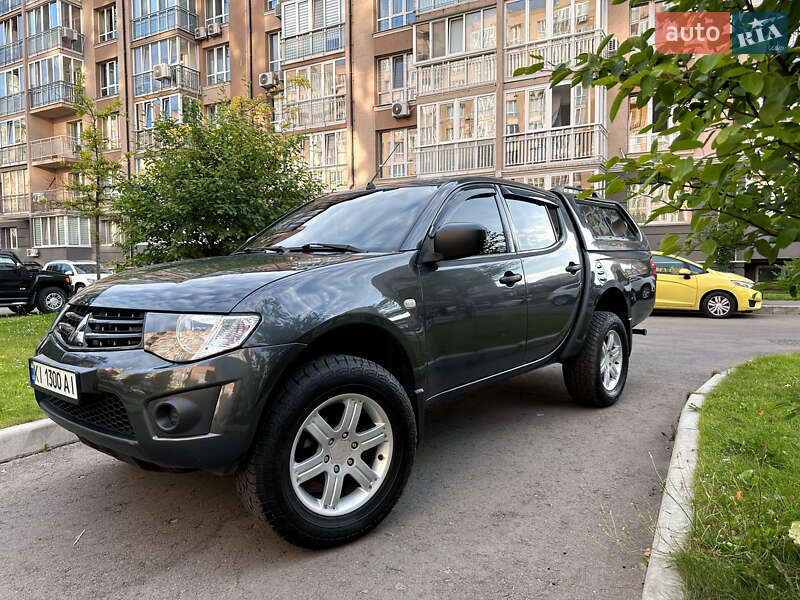 Mitsubishi L 200 (2013)