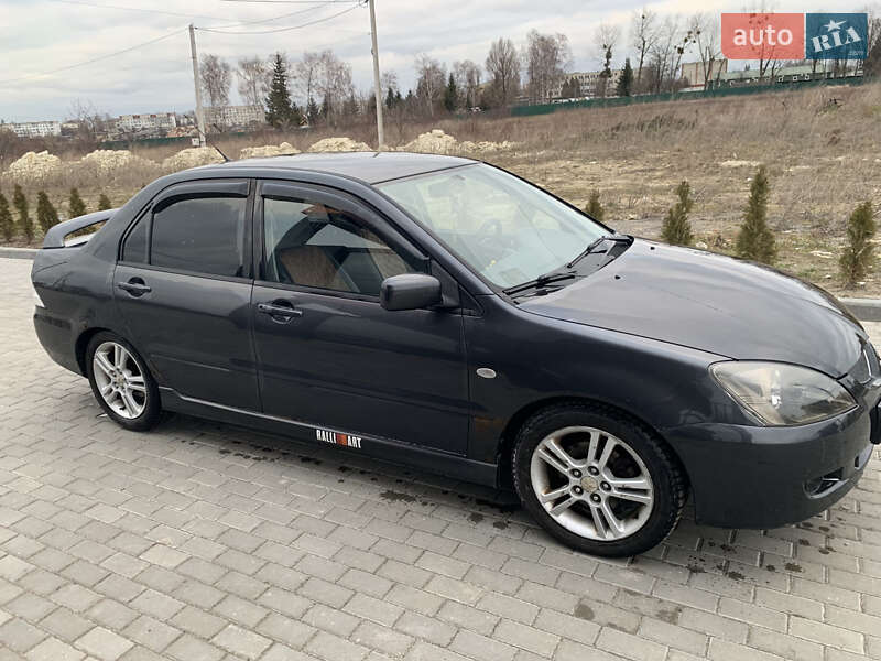 Mitsubishi Lancer (2004)