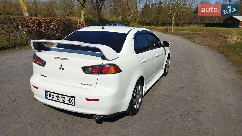 Mitsubishi Lancer (2014)
