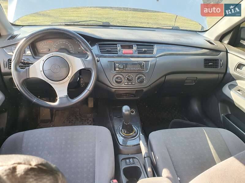 Mitsubishi Lancer (2004)