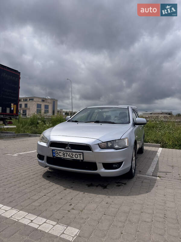 Mitsubishi Lancer (2010)