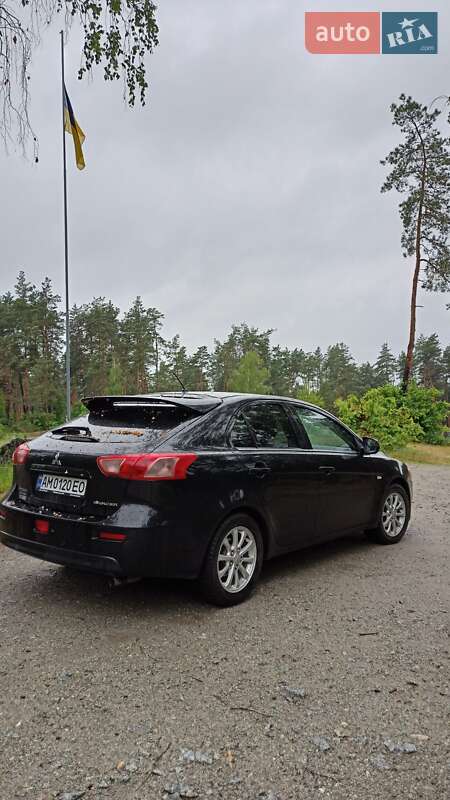 Mitsubishi Lancer (2010)
