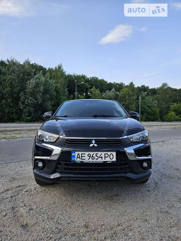 Mitsubishi Outlander sport (2017)