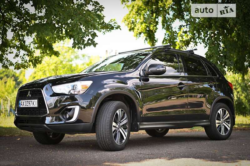 Mitsubishi Outlander sport (2015)