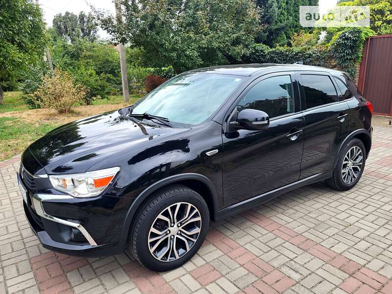 Mitsubishi Outlander sport (2017)