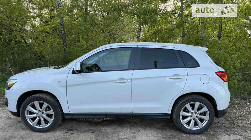 Mitsubishi Outlander sport (2014)