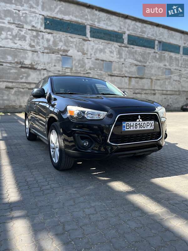 Mitsubishi Outlander sport (2015)