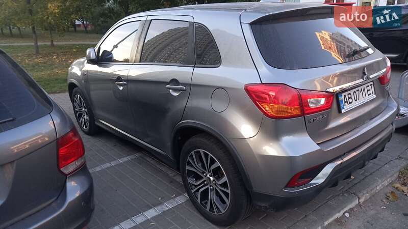 Mitsubishi Outlander sport (2017)