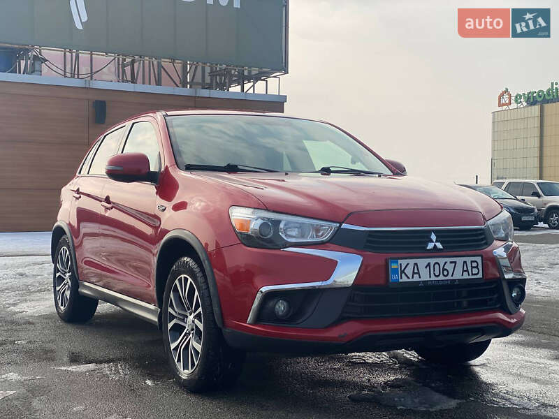 Mitsubishi Outlander sport (2016)