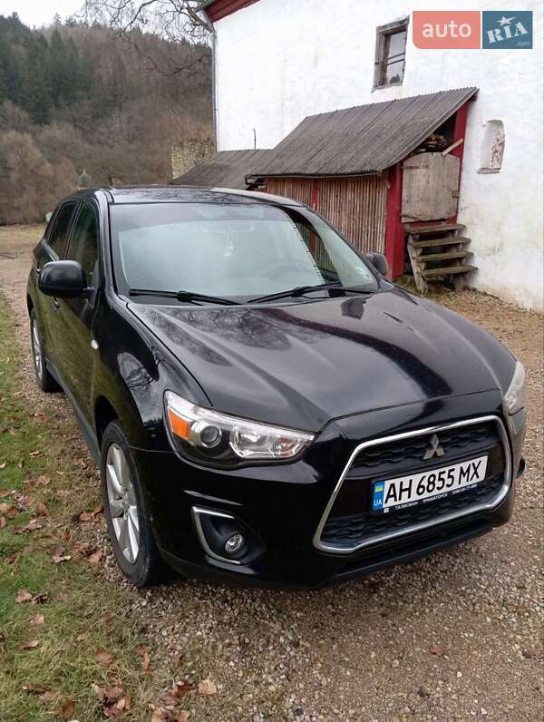 Mitsubishi Outlander sport (2015)