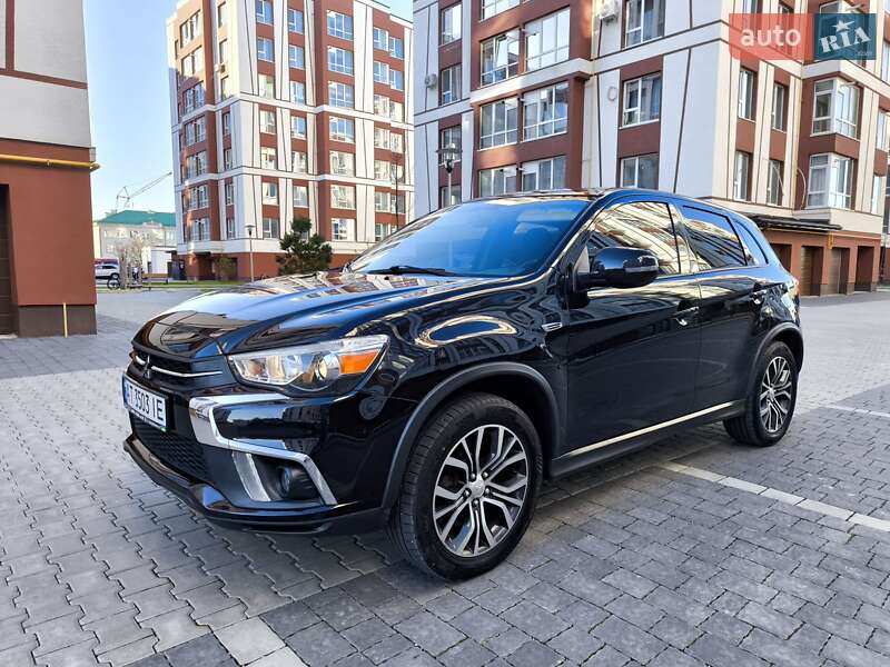 Mitsubishi Outlander sport (2017)