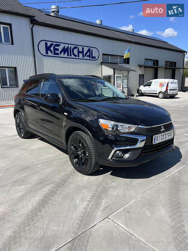 Mitsubishi Outlander sport (2017)