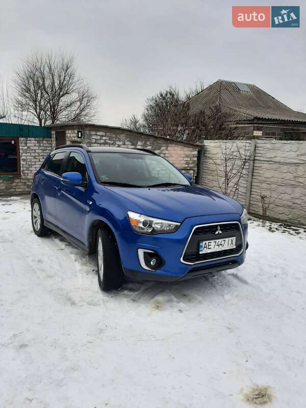 Mitsubishi Outlander sport (2015)