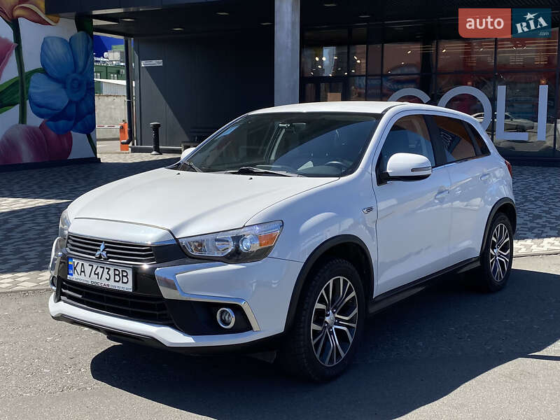 Mitsubishi Outlander sport (2016)