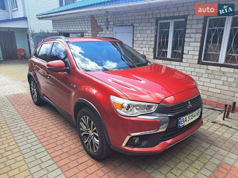 Mitsubishi Outlander sport (2016)