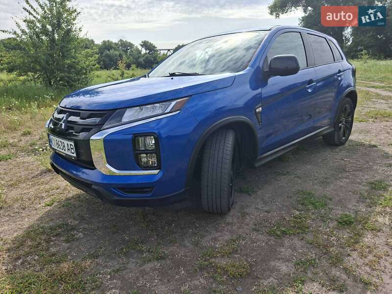 Mitsubishi Outlander sport (2020)