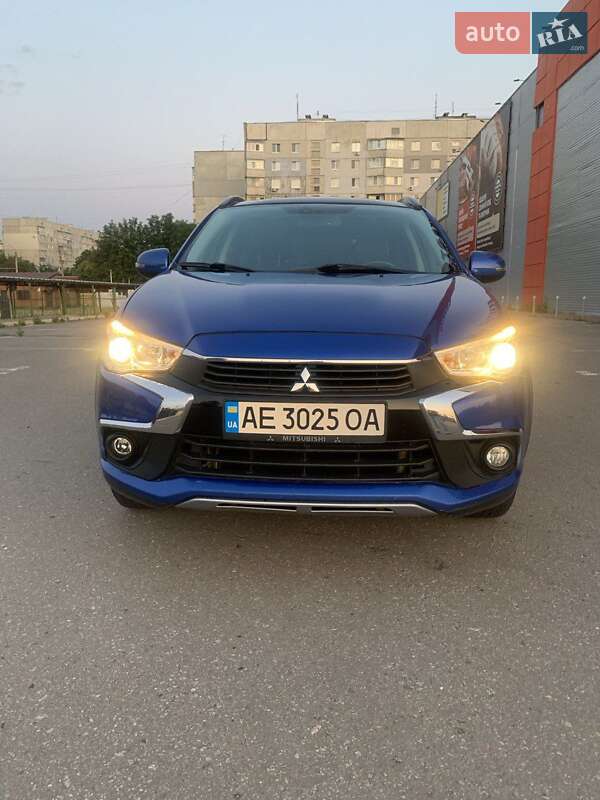 Mitsubishi Outlander sport (2016)