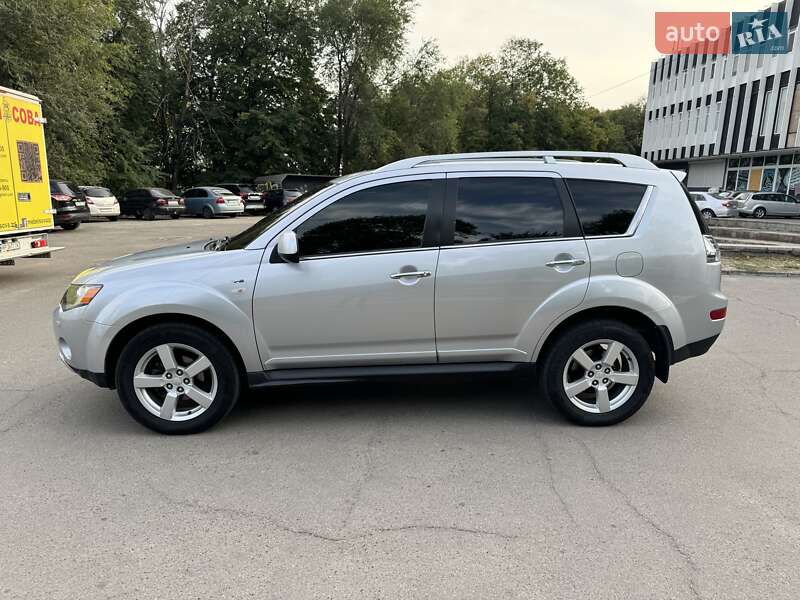 Mitsubishi Outlander xl (2009)