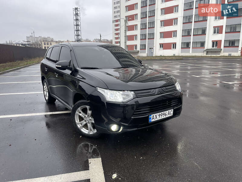 Mitsubishi Outlander (2013)