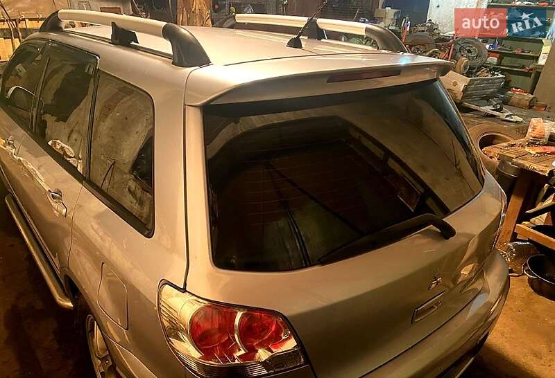 Mitsubishi Outlander (2003)