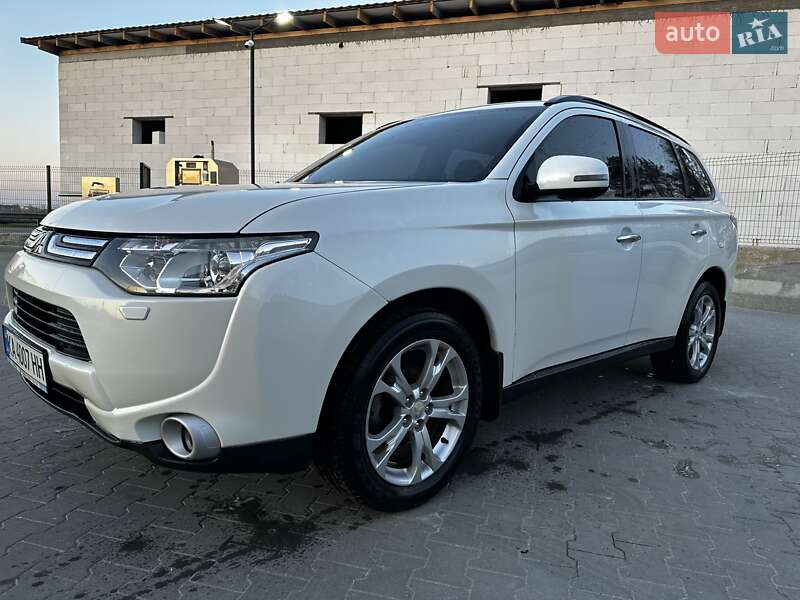 Mitsubishi Outlander (2013)