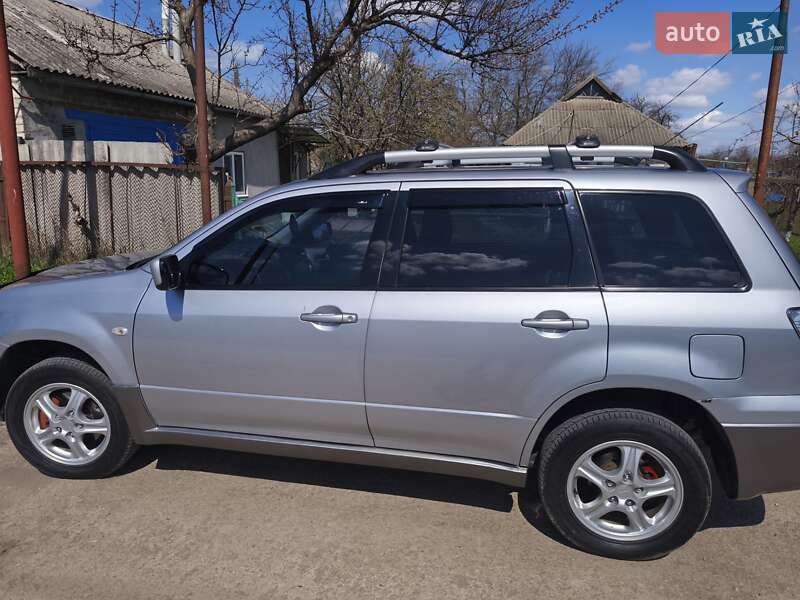 Mitsubishi Outlander (2003)