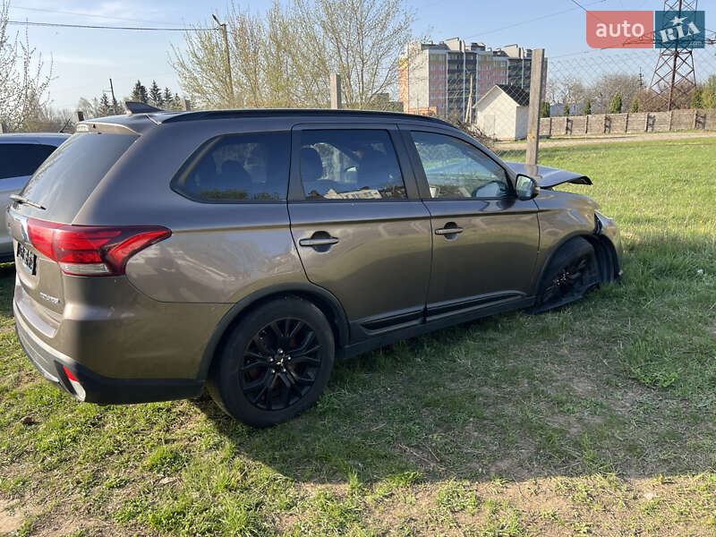 Mitsubishi Outlander (2018)