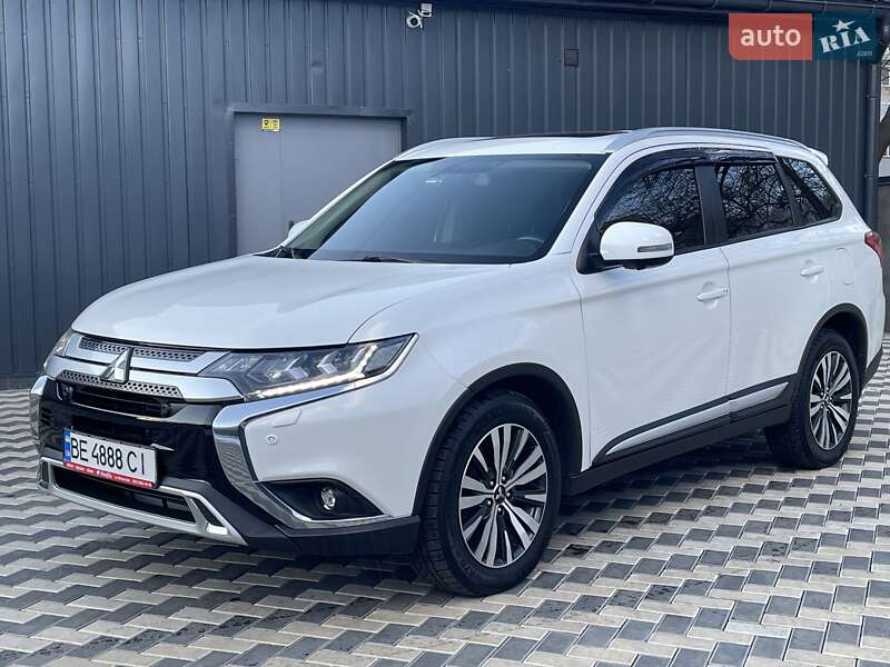 Mitsubishi Outlander (2021)
