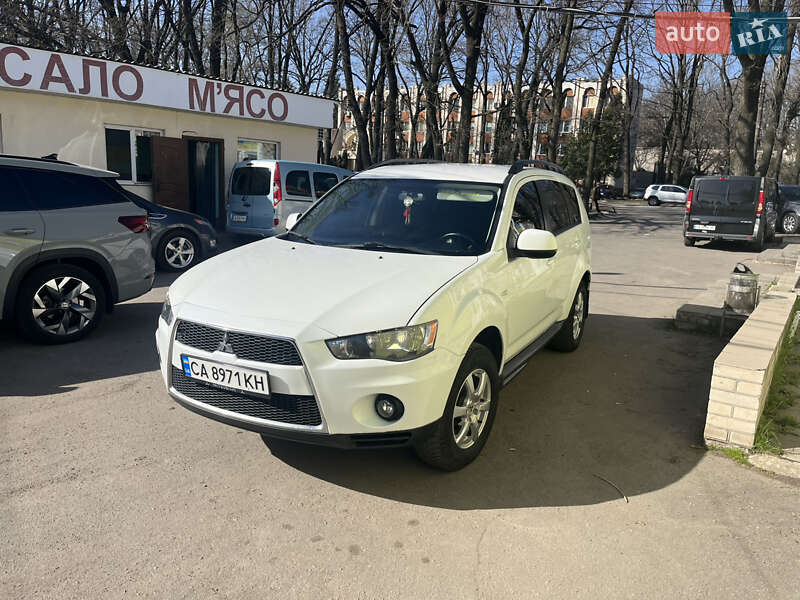 Mitsubishi Outlander (2012)