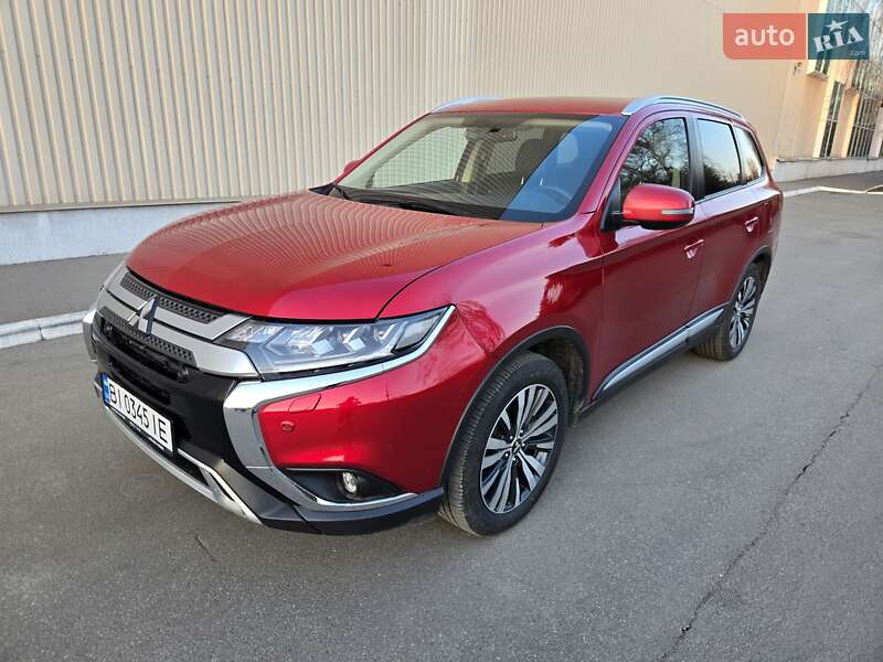 Mitsubishi Outlander (2022)