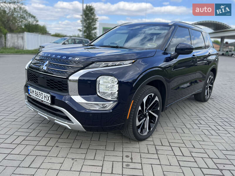 Mitsubishi Outlander (2022)