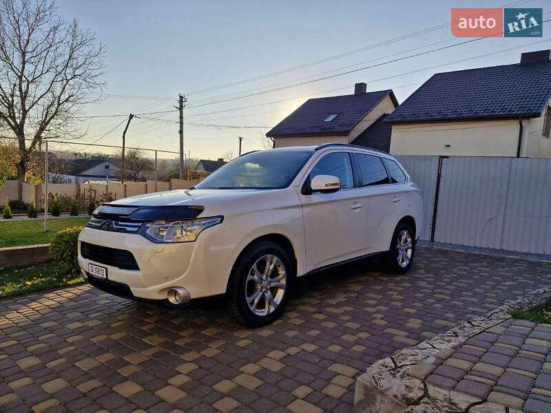Mitsubishi Outlander (2013)