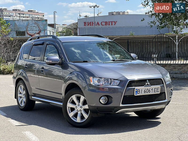 Mitsubishi Outlander (2011)