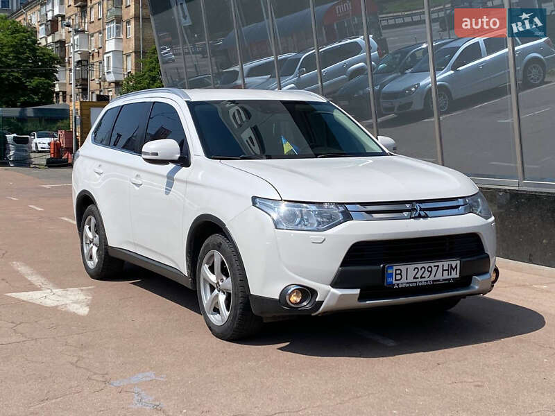 Mitsubishi Outlander (2014)