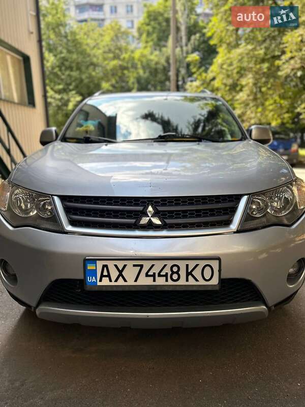 Mitsubishi Outlander (2008)