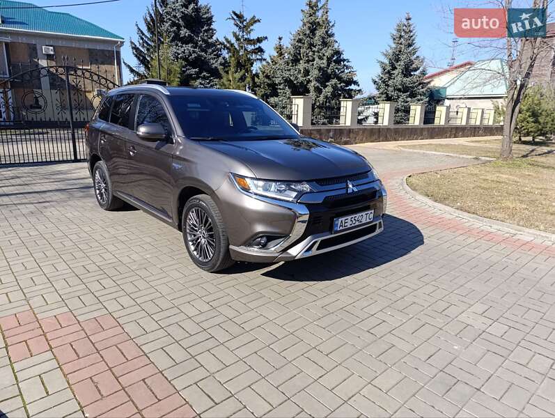Mitsubishi Outlander (2019)