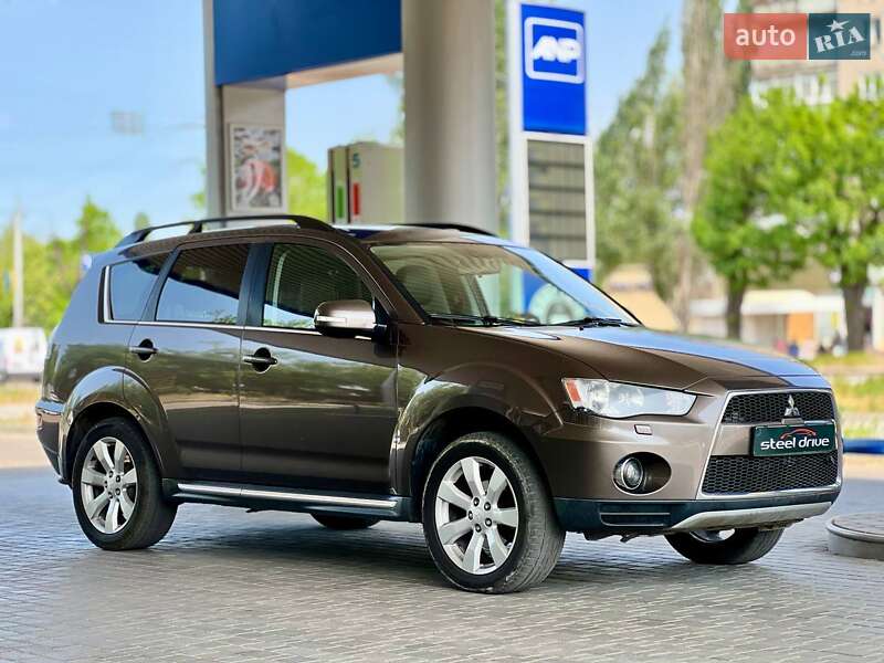 Mitsubishi Outlander (2011)