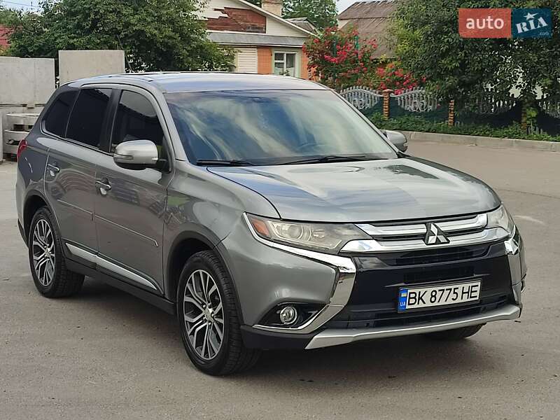 Mitsubishi Outlander (2015)