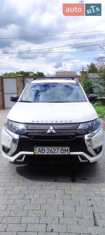 Mitsubishi Outlander (2021)