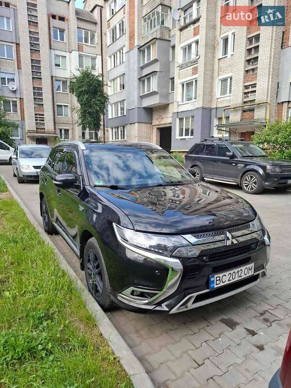 Mitsubishi Outlander (2019)