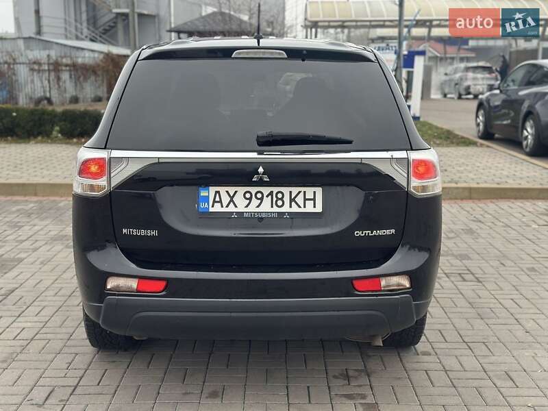 Mitsubishi Outlander (2013)